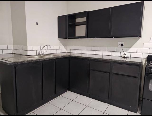 2 BEDROOM PROPERTY TO RENT IN FLORIDA